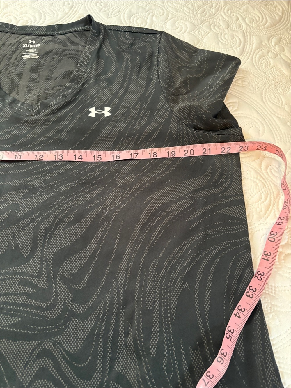 Under Armour Black Short-Sleeve V-Neck Performance Tee with Subtle Swirl Pattern - Picture 3 of 5